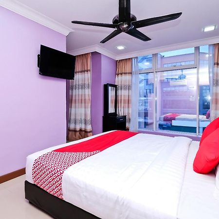 Oyo 714 Arina Hotel Bangi Dış mekan fotoğraf