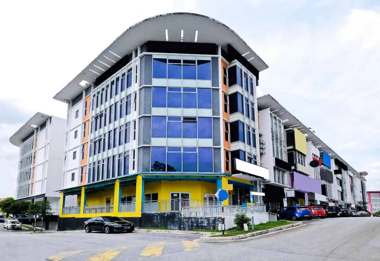 Oyo 714 Arina Hotel Bangi Dış mekan fotoğraf