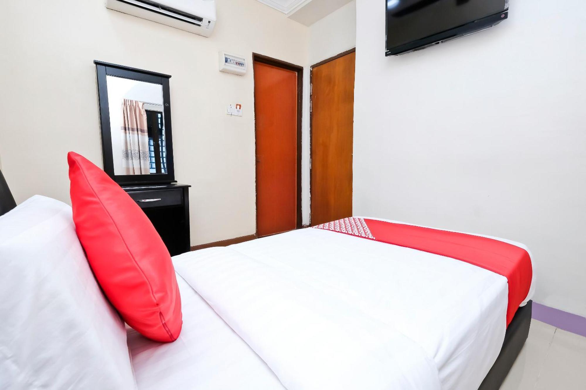 Oyo 714 Arina Hotel Bangi Dış mekan fotoğraf