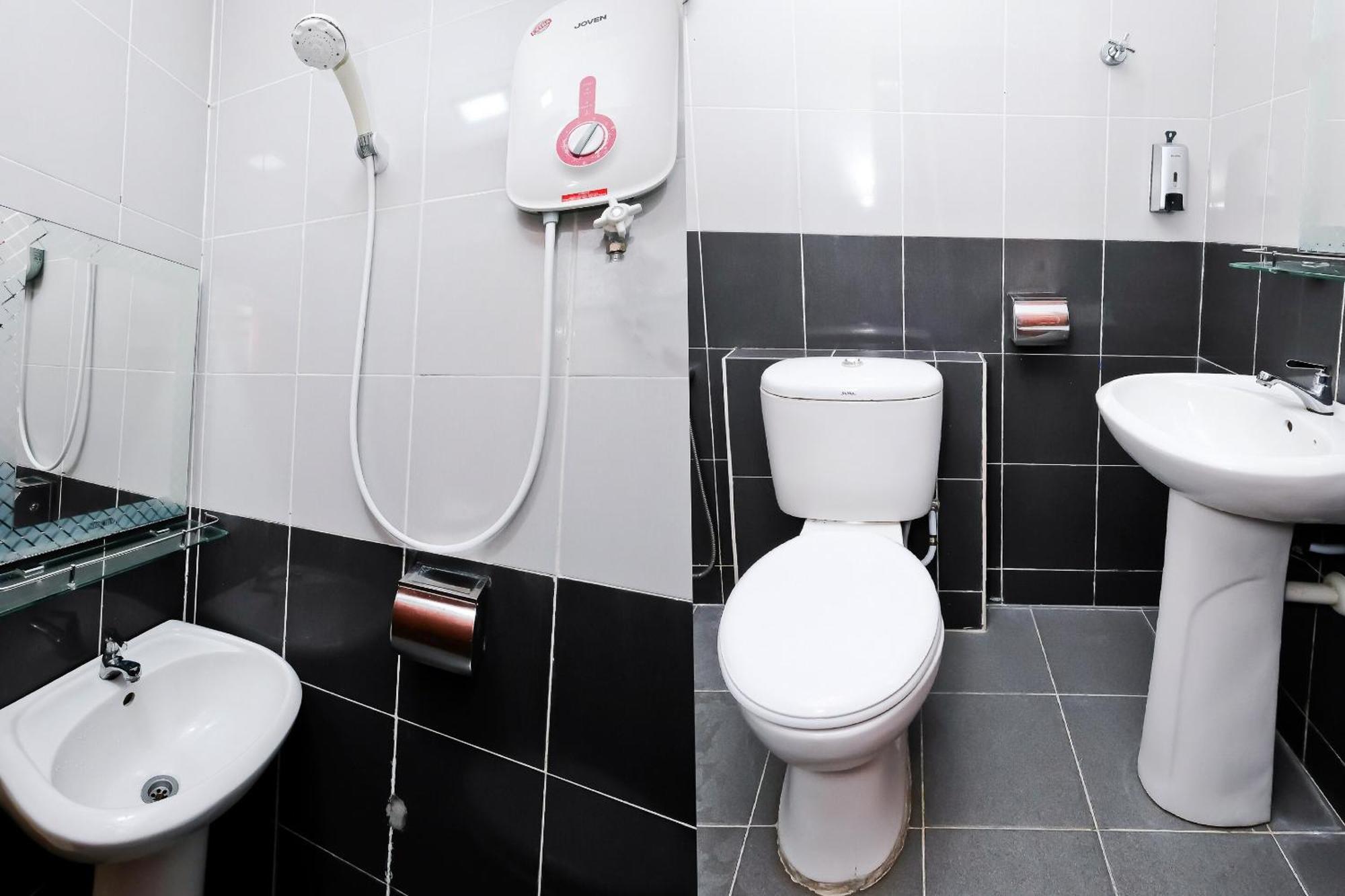 Oyo 714 Arina Hotel Bangi Dış mekan fotoğraf