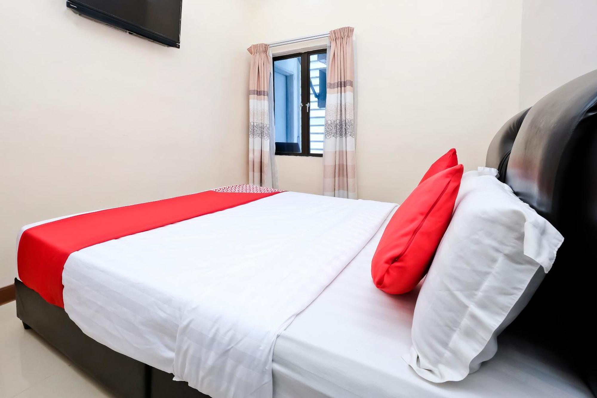 Oyo 714 Arina Hotel Bangi Dış mekan fotoğraf