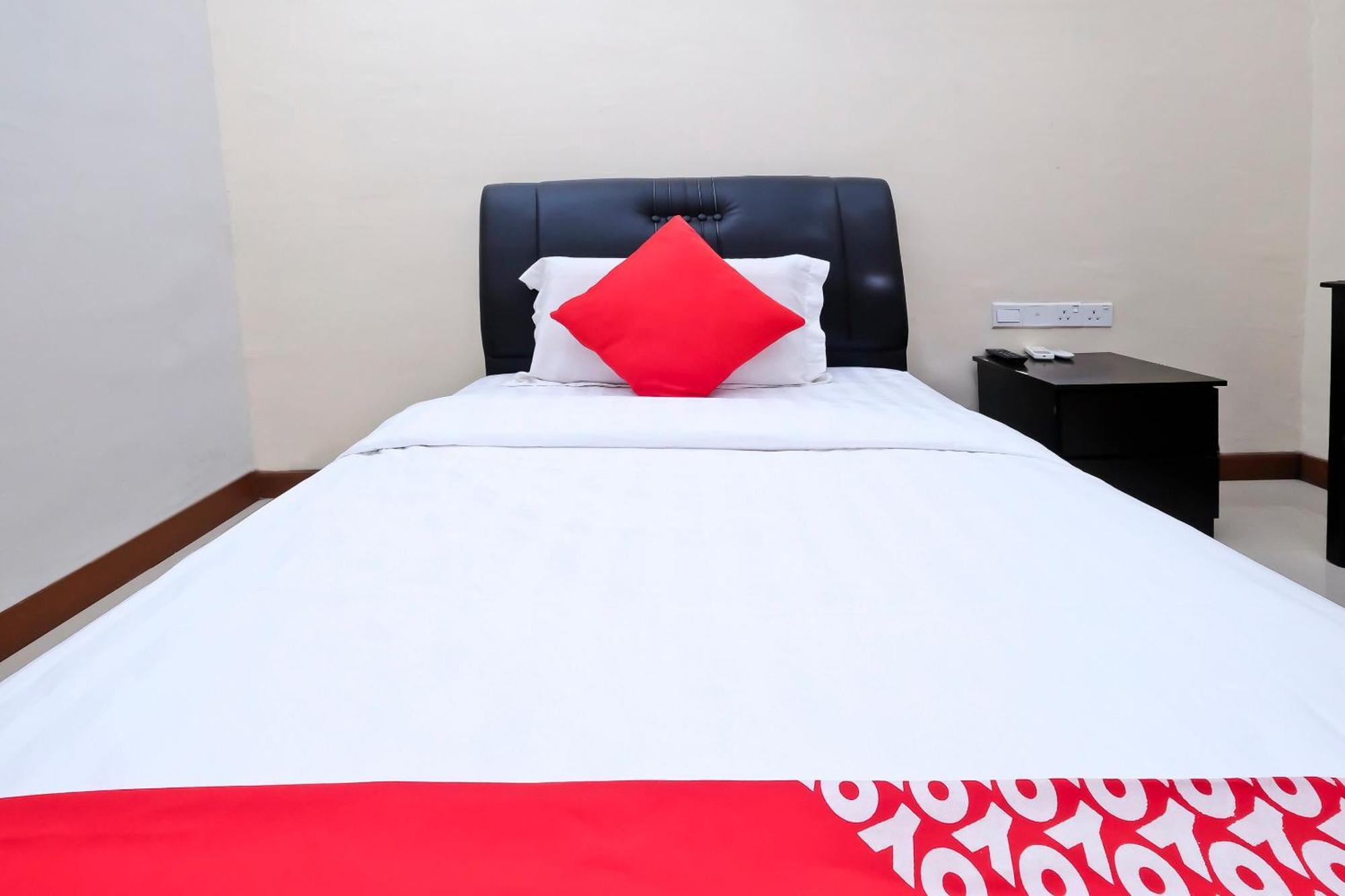 Oyo 714 Arina Hotel Bangi Dış mekan fotoğraf