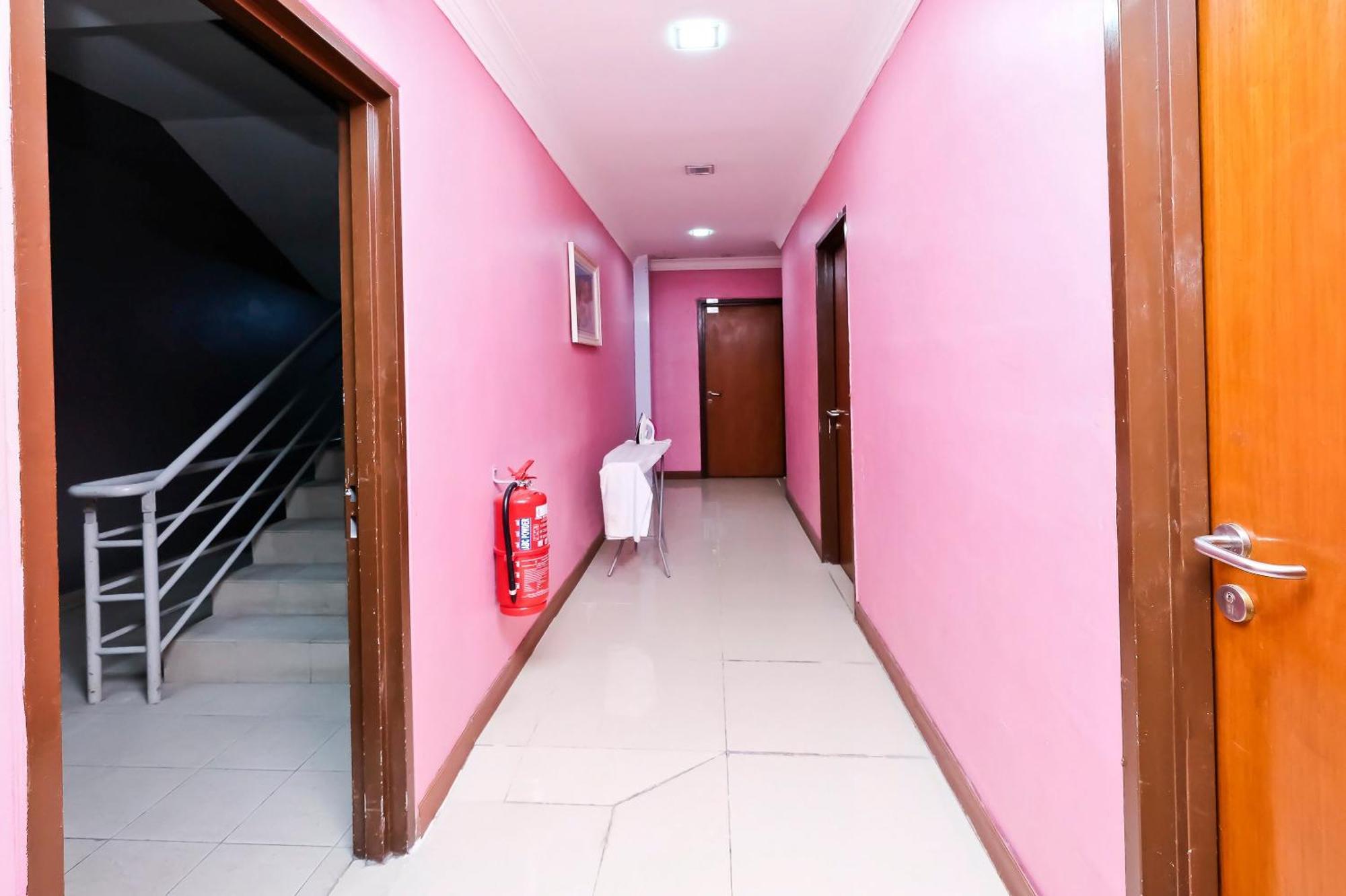 Oyo 714 Arina Hotel Bangi Dış mekan fotoğraf